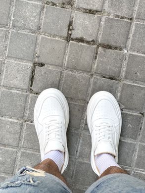 Белые мужские кроссовки фото