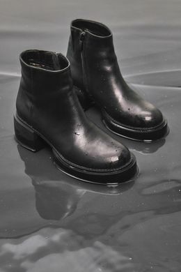 Ботинки черные на невысоком каблуке фото