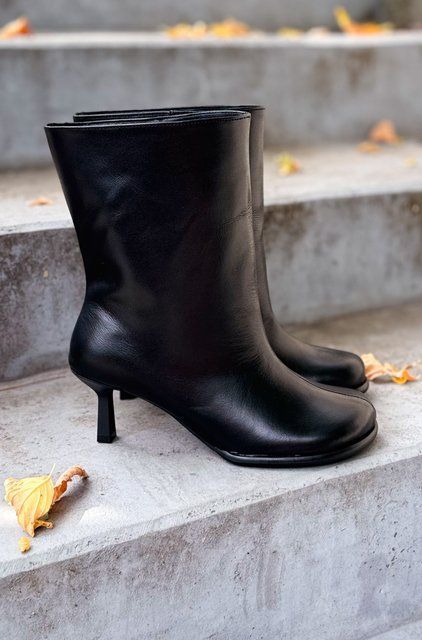 Анатомічні ботильйони Alix Black Leather фото