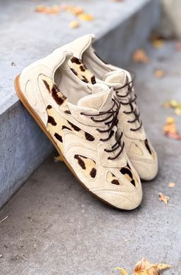 Кросівки Elara Milk Cow Print фото