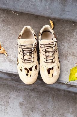 Кросівки Elara Milk Cow Print фото