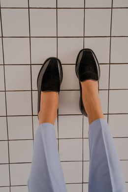 Туфлі чорні на невисокому підборі фото