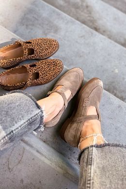 T-Bar лоферы Leonie Taupe Suede фото
