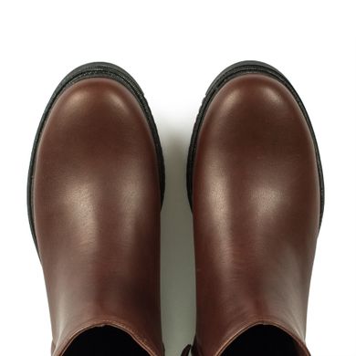 Короткие коричневые ботинки фото