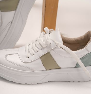 Кросівки білі з кольоровими вставками фото