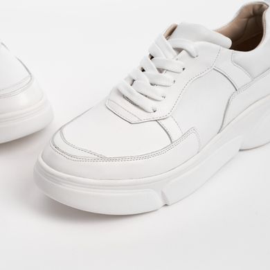 Белые массивные кроссовки фото